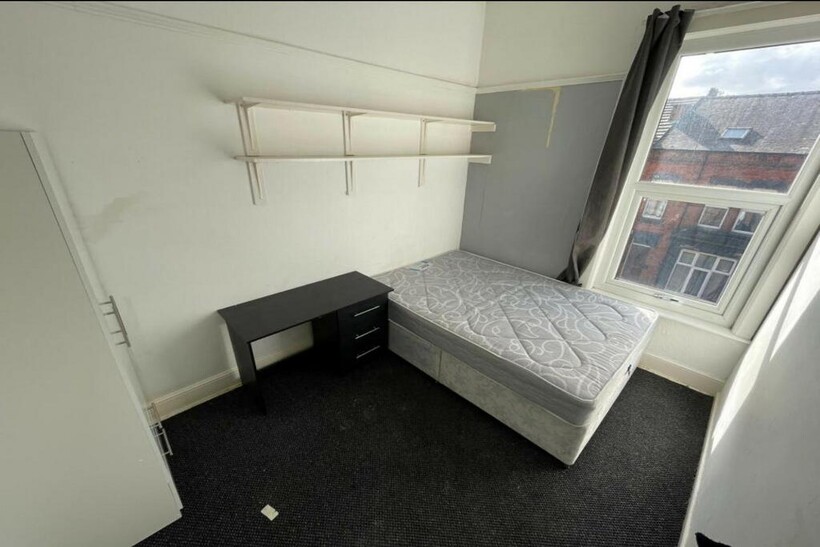 Regent Park Terrace, Leeds 6 bed house to rent - £3,354 pcm (£774 pw)