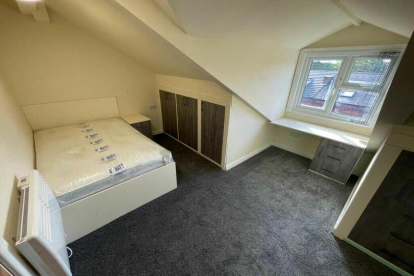 Regent Park Terrace, Leeds 6 bed house to rent - £3,354 pcm (£774 pw)