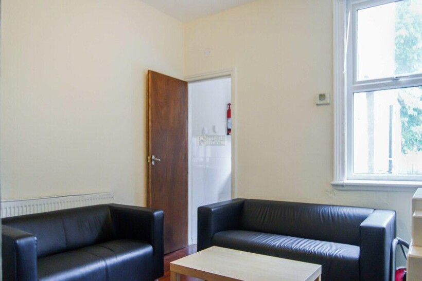 Tiverton Road, Birmingham B29 3 bed terraced house to rent - £1,170 pcm (£270 pw)