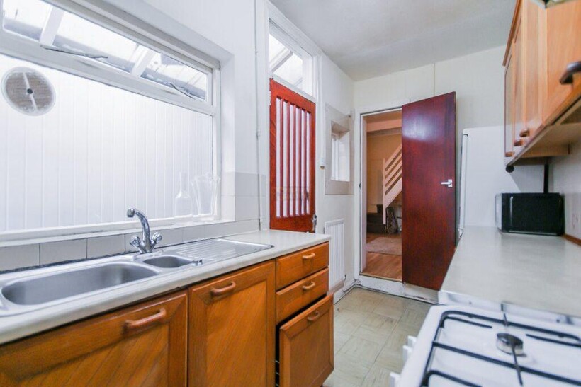 Hubert Road, Birmingham B29 3 bed terraced house to rent - £1,170 pcm (£270 pw)