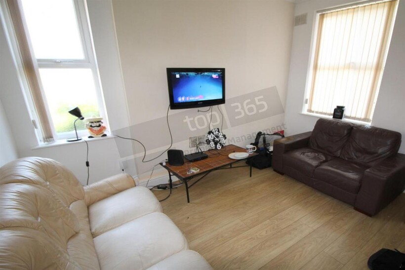 *£120pppw excl bills* 5 Bed on... 5 bed end of terrace house to rent - £2,607 pcm (£602 pw)
