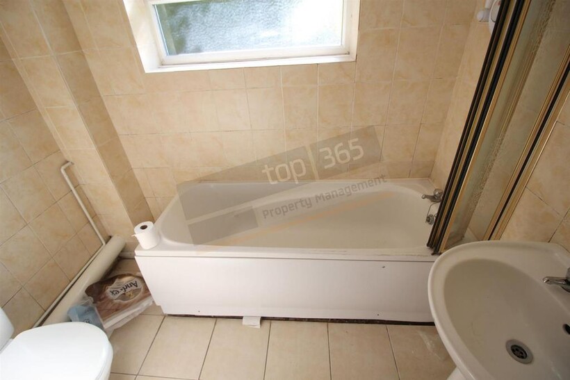 *£120pppw excl bills* 5 Bed on... 5 bed end of terrace house to rent - £2,607 pcm (£602 pw)