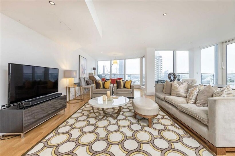 The Boulevard, London SW6 3 bed flat to rent - £6,175 pcm (£1,425 pw)
