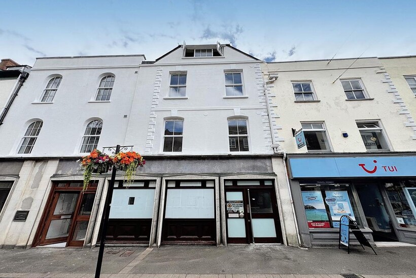 29 Fore Street Tiverton EX16 6NA Property to rent - £1,167 pcm (£269 pw)