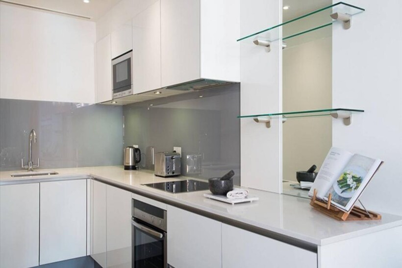 Green Street, Mayfair, London, W1K 2 bed flat to rent - £10,833 pcm (£2,500 pw)