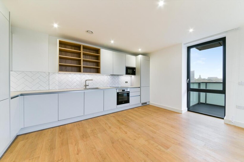 Peppercorn Court, Blair Street... 2 bed flat to rent - £2,492 pcm (£575 pw)