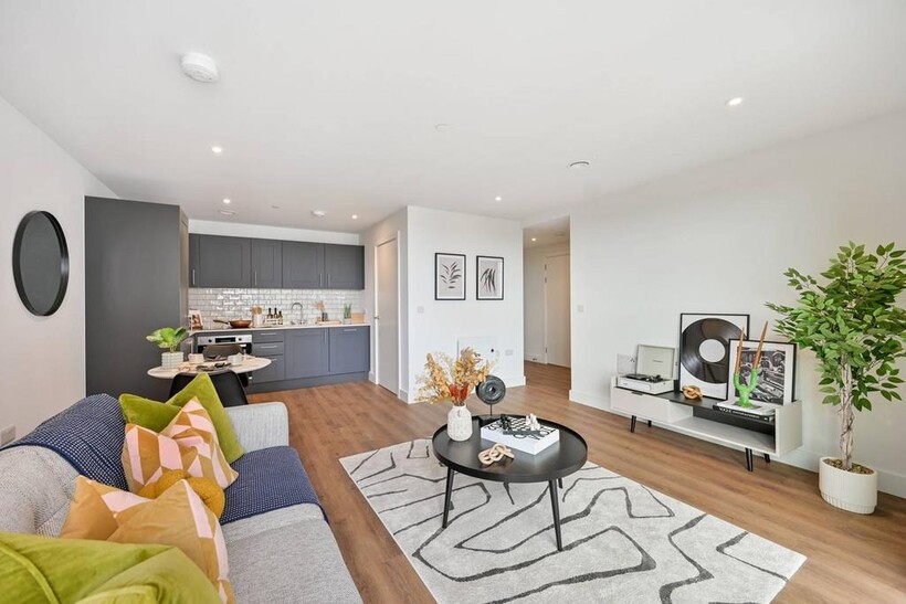 Lofting House, Maidenhead, SL6 2 bed flat to rent - £1,990 pcm (£459 pw)