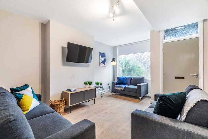 Hartley Grove, Leeds LS6 6 bed house to rent - £3,640 pcm (£840 pw)