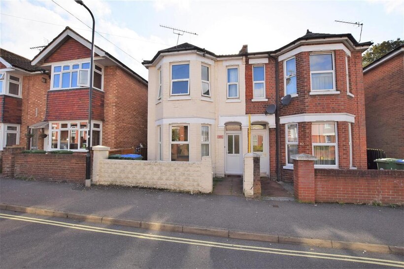 Burlington Road, Southampton 4 bed semi-detached house to rent - £1,650 pcm (£381 pw)