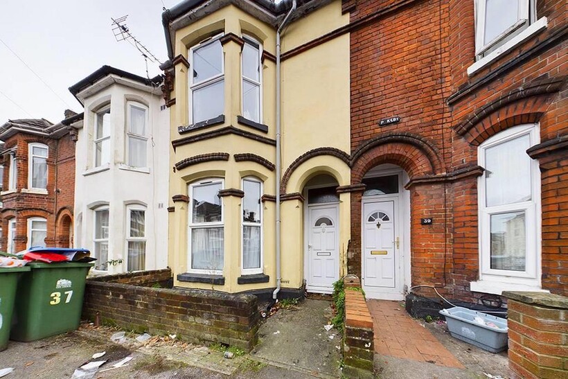 CAM00082 P1-PR0300-STILL01-thumbnail-h750-70.jpg