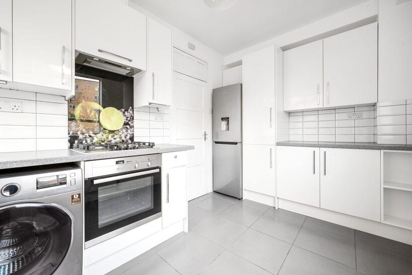 John Aird Court, London W2 2 bed flat to rent - £2,350 pcm (£542 pw)