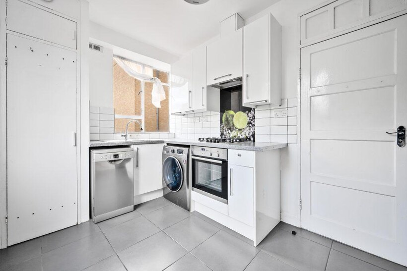 John Aird Court, London W2 2 bed flat to rent - £2,350 pcm (£542 pw)