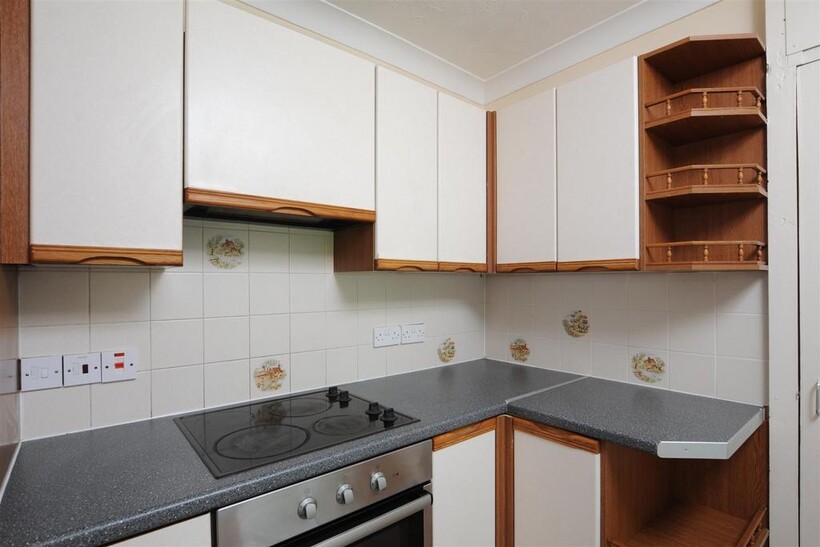 Valentia Road 4 bed house to rent - £2,535 pcm (£585 pw)