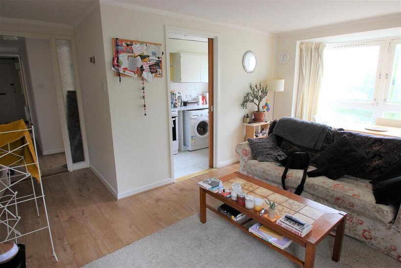 Southfield Park, Cowley 2 bed flat to rent - £1,575 pcm (£363 pw)