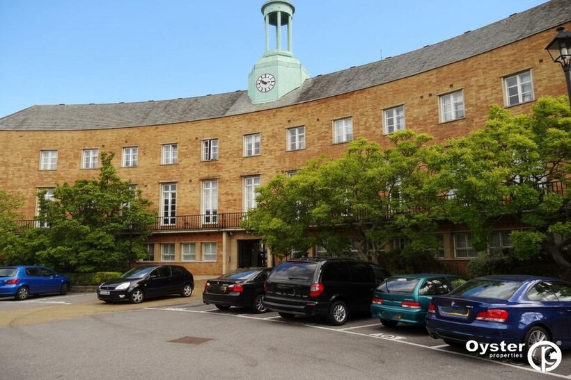 Constable Close, Gibson Court, N11 1 bed flat to rent - £1,600 pcm (£369 pw)