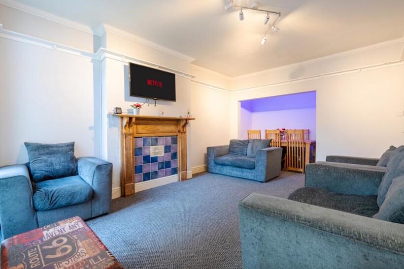 Carholme Road - Student House - 26/27 1 bed terraced house to rent - £400 pcm (£92 pw)