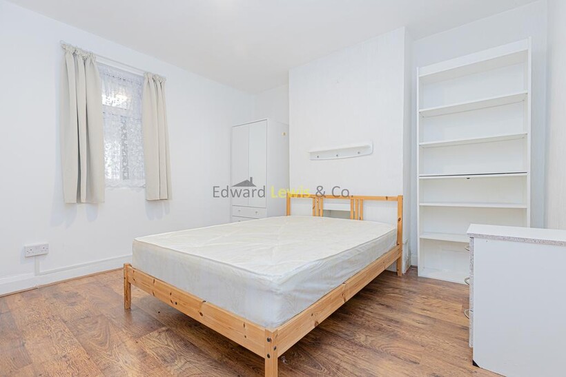 Elstree Gardens, London N9 5 bed house to rent - £2,799 pcm (£646 pw)