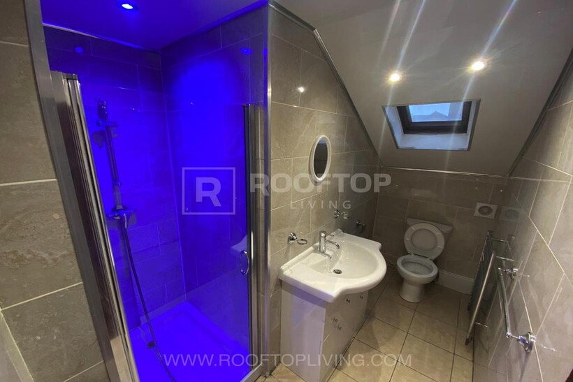 Bainbridge Road, Leeds LS6 8 bed house to rent - £5,027 pcm (£1,160 pw)