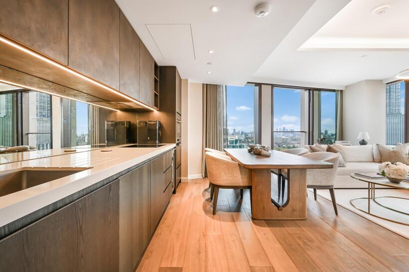 One Thames City, Carnation Way... 3 bed apartment to rent - £6,699 pcm (£1,546 pw)