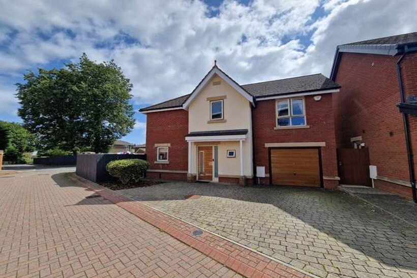 1 Chetwynde Park, Barrow-In-Furness 4 bed detached house to rent - £2,295 pcm (£530 pw)