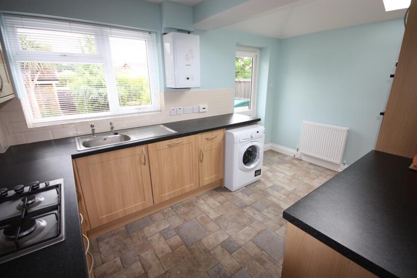 Guildford GU4 3 bed terraced house to rent - £2,350 pcm (£542 pw)