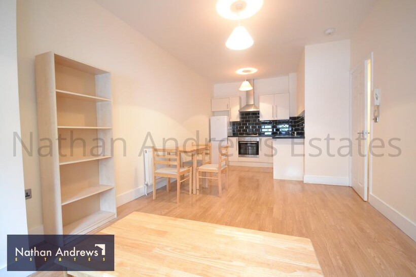 Queens Crescent, London NW5 1 bed flat to rent - £1,560 pcm (£360 pw)