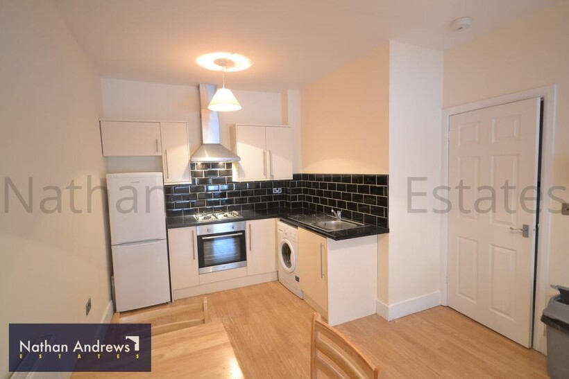 Queens Crescent, London NW5 1 bed flat to rent - £1,560 pcm (£360 pw)