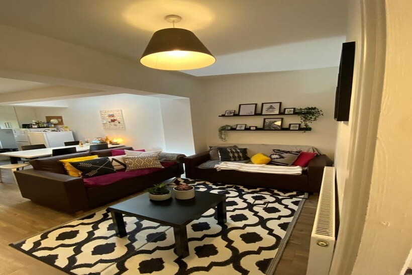 205 Heeley Road, B29 6EL 4 bed house to rent - £2,080 pcm (£480 pw)