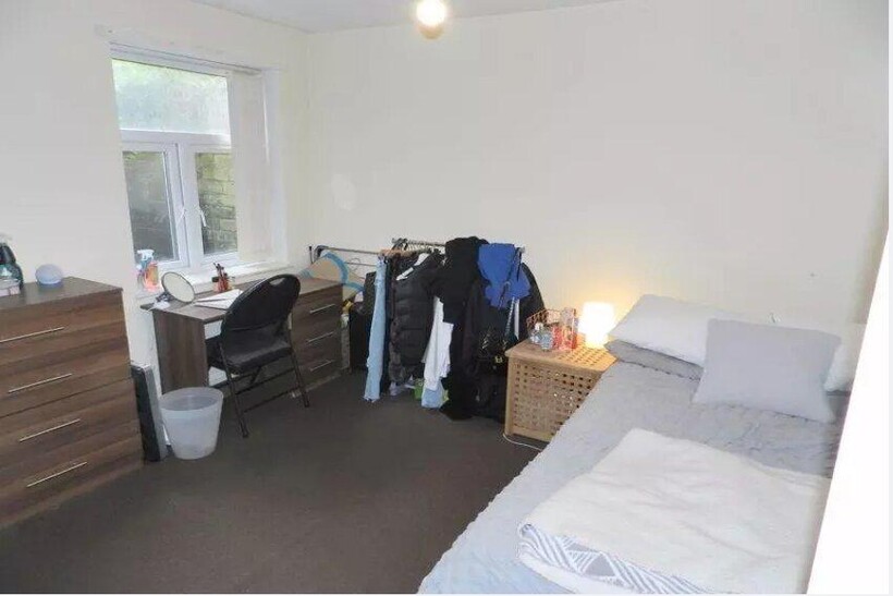 Chestnut Avenue, Leeds LS6 7 bed terraced house to rent - £4,095 pcm (£945 pw)