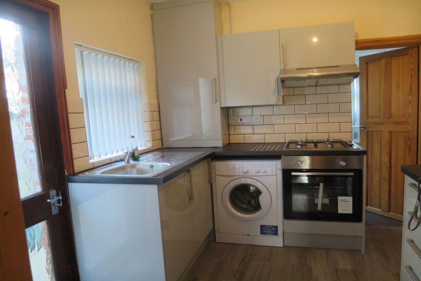 Littlehay Road 3 bed house to rent - £2,150 pcm (£496 pw)