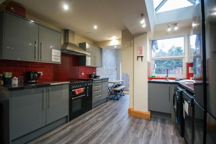 Milner Road, Birmingham B29 5 bed terraced house to rent - £2,275 pcm (£525 pw)