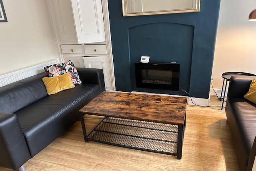 Birmingham B17 2 bed semi-detached house to rent - £1,344 pcm (£310 pw)