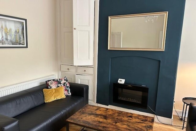 Birmingham B17 2 bed semi-detached house to rent - £1,344 pcm (£310 pw)