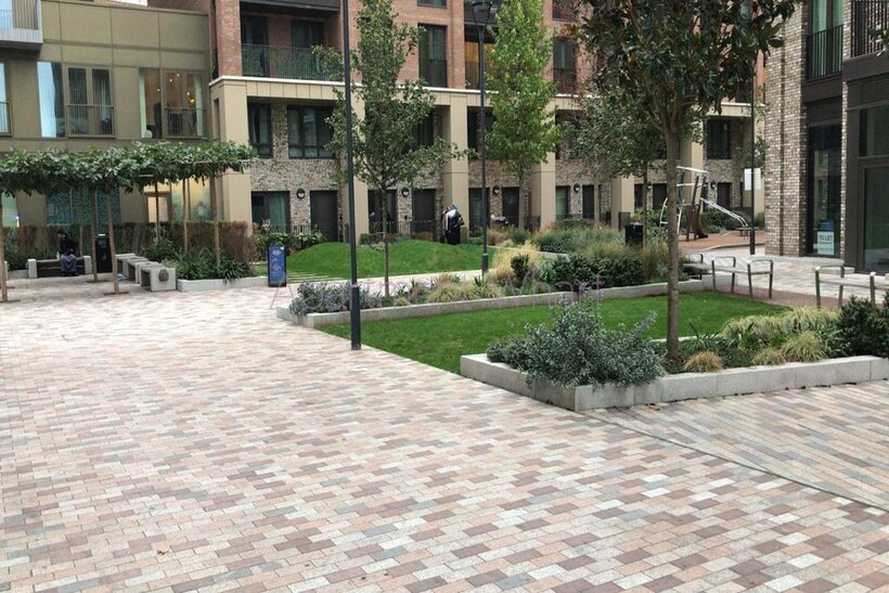 Bouchon  Bouchon Point  Cendal... 2 bed flat to rent - £2,990 pcm (£690 pw)