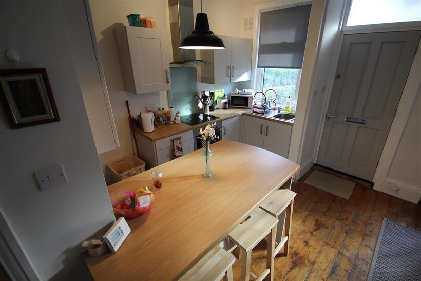 Stanmore View, Burley, Leeds, LS4 2RW 3 bed terraced house to rent - £1,885 pcm (£435 pw)