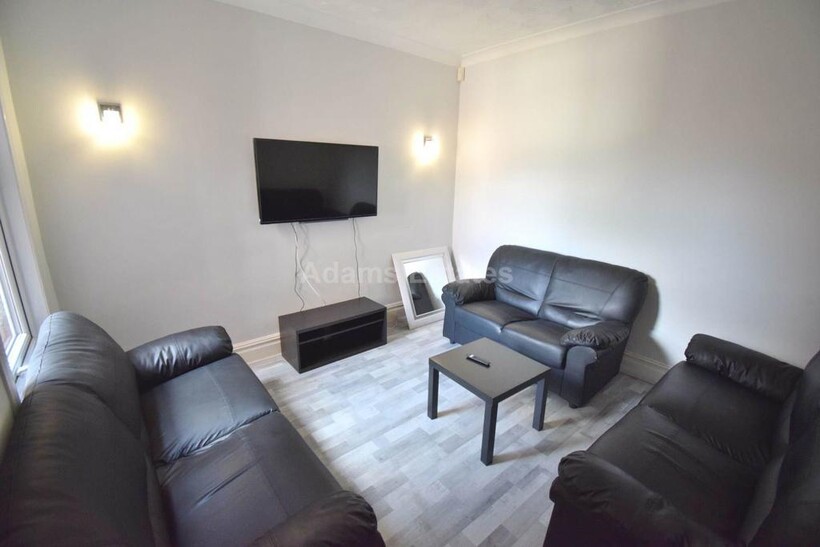 London Road, Reading 6 bed terraced house to rent - £3,300 pcm (£762 pw)