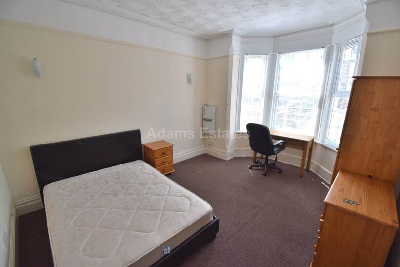 London Road, Reading 6 bed terraced house to rent - £3,300 pcm (£762 pw)