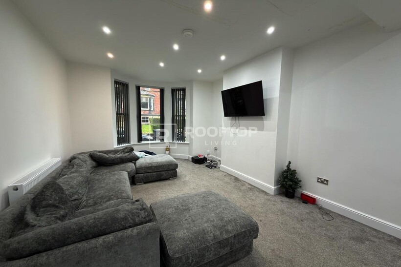 Regent Park Terrace, Leeds LS6 9 bed house to rent - £5,460 pcm (£1,260 pw)