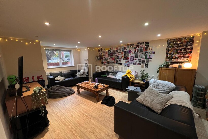 Brudenell Avenue, Leeds LS6 8 bed house to rent - £4,680 pcm (£1,080 pw)