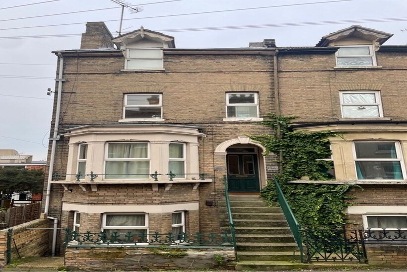 Colchester CO3 1 bed in a house share to rent - £535 pcm (£123 pw)