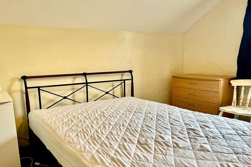 Colchester CO3 1 bed in a house share to rent - £535 pcm (£123 pw)