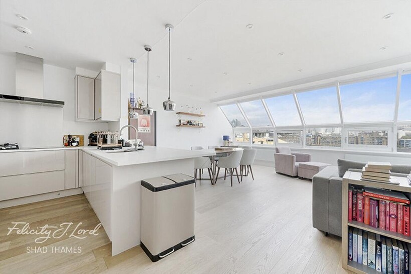 Providence Square, London 2 bed flat to rent - £3,500 pcm (£808 pw)