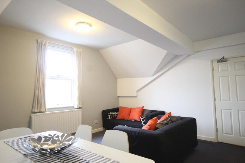 *INCLUSIVE OF ALL BILLS & Wi-Fi*Room... 1 bed in a flat share to rent - £485 pcm (£112 pw)