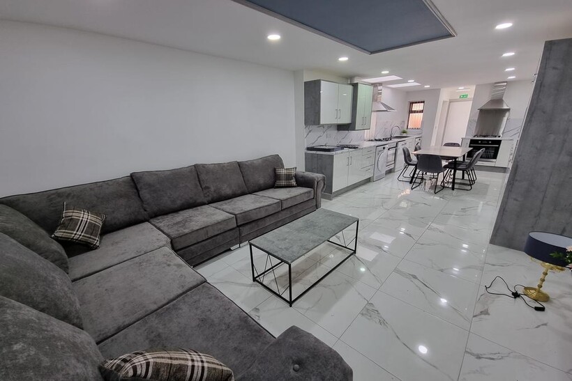 Alton Road, Birmingham B29 7 bed house to rent - £4,247 pcm (£980 pw)