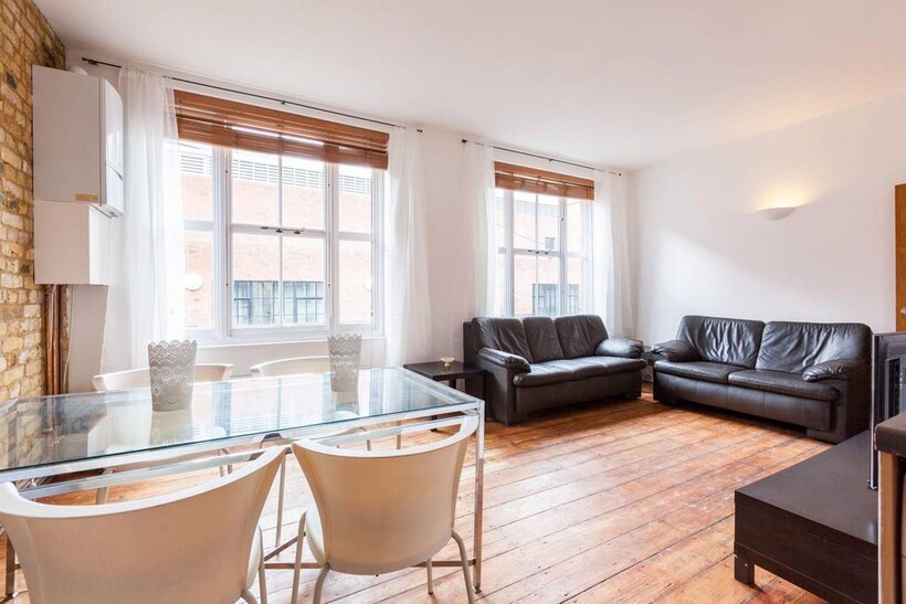 Christina Street, EC2, Shoreditch... 1 bed flat to rent - £3,300 pcm (£762 pw)