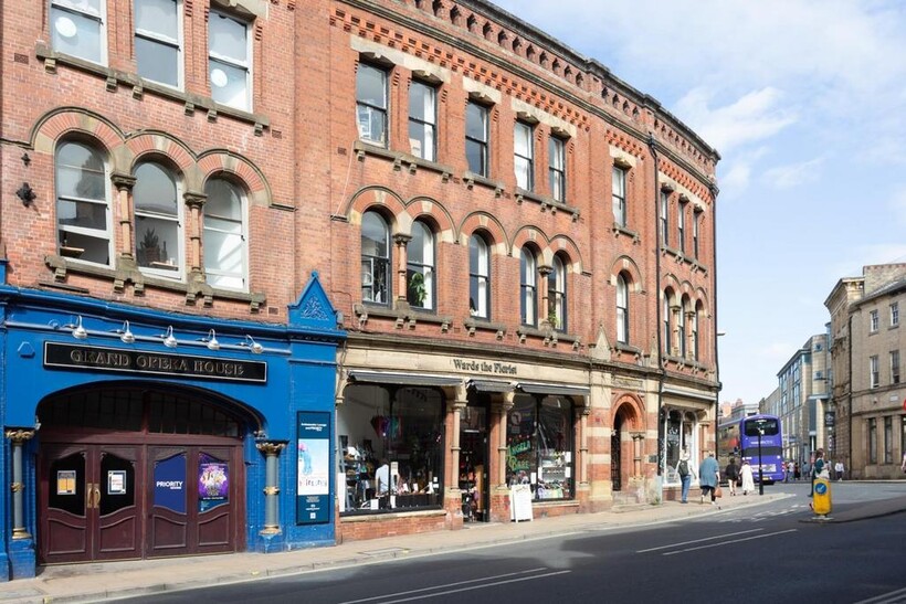 6 Clifford Street, York Retail property (high street) to rent - £1,333 pcm (£308 pw)