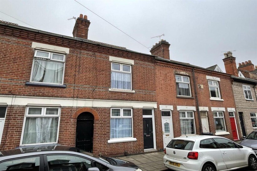 Tudor Road, Leicester LE3 2 bed house to rent - £990 pcm (£228 pw)