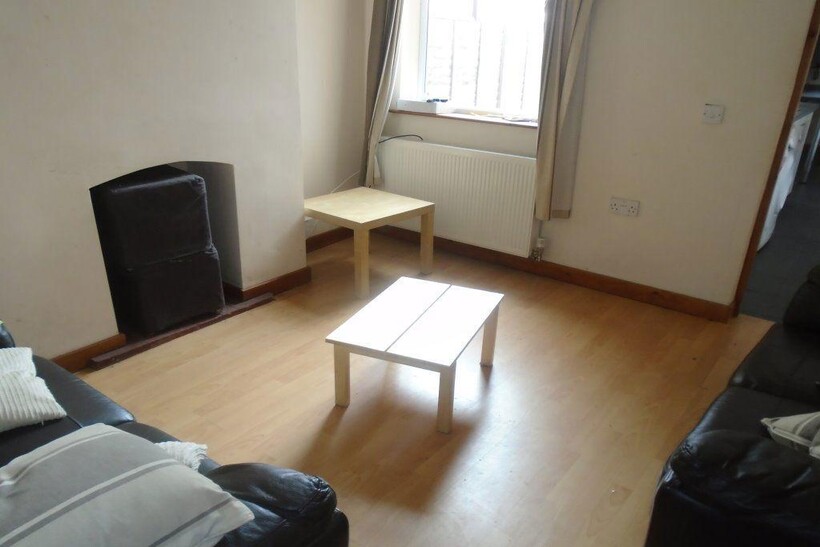 9 Rookery Road, B29 7DG 5 bed house to rent - £1,907 pcm (£440 pw)