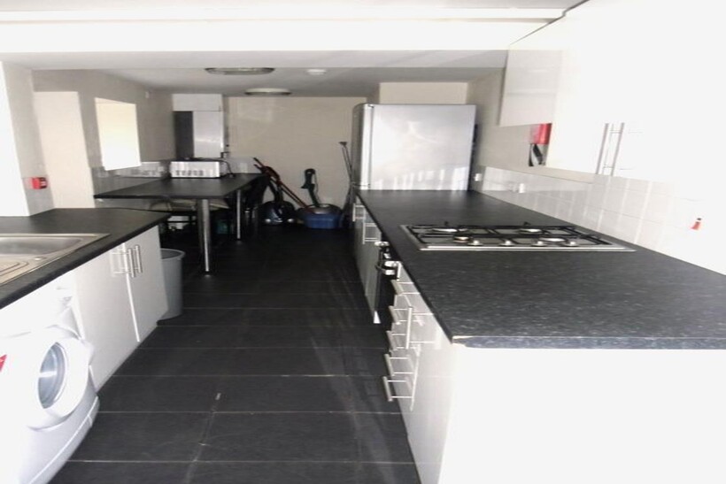 9 Rookery Road, B29 7DG 5 bed house to rent - £1,907 pcm (£440 pw)