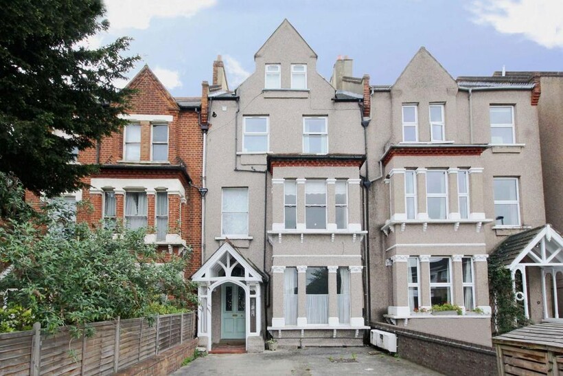 Kent Gardens, London W13 1 bed flat to rent - £1,599 pcm (£369 pw)